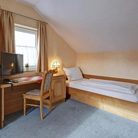 Landgasthof Falken Huttlingen Rum bild